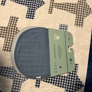Brand new with tags organic cotton muslin burp cloths